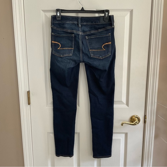 Like new! Womens American Eagle jeans size 2 shirt. - Picture 3 of 4